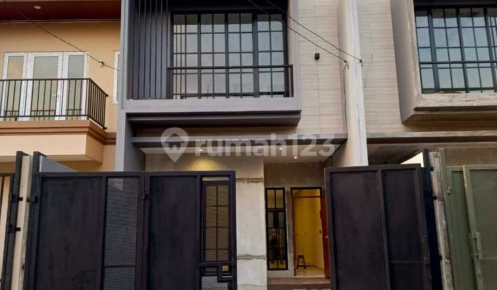 Rumah Dalam Komplek Kavling Dki Meruya Utara Jakbar - foto 1
