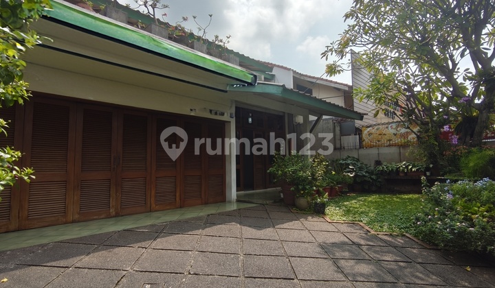 Rumah bisa untuk Tempat Usaha di Puri Indah, Jakarta Barat - foto 1