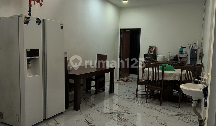 Rumah Duta Mas Jelambar 2 Lantai Baru Renov Semi Furnished - foto 1