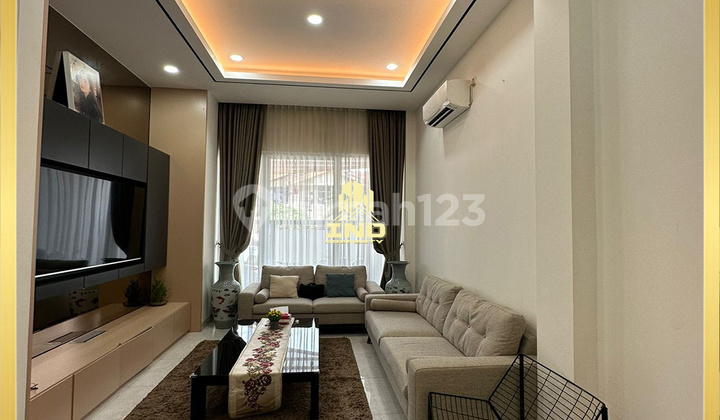 Dijual Rumah Cengkareng 6X18 3 Lantai Furnish Bagus, Jakarta Barat - foto 1