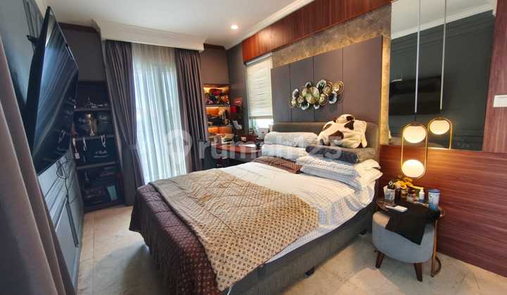 Rumah 3 Lantai Furnish Hook di Joglo Maja Residence Hadap Barat Daya - foto 1