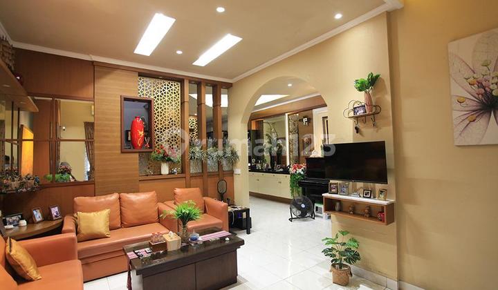 Taman Surya 5, Pegadungan, Kalideres, Jakbar..Dijual Rumah 2 Lantai, Hadap Utara, Depan Taman, Harga Masih Nego Tipis, PLN 5500W, Sertifikat Shm.-4C0426.un9 - foto 1