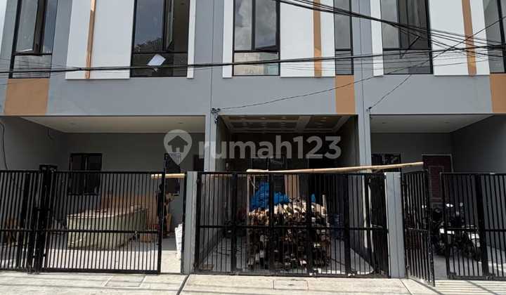 Rumah Baru 3 Lantai Strategis Bebas Banjir Duri Kepa - foto 1