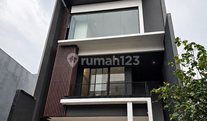 Rumah Brand New Permata Buana Spek Tinggi Lokasi Favorite - foto 1