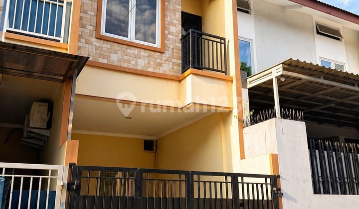 Rumah Modern Minimalis Strategis Lebar Jalan 2 Mobil Tanjung Duren Jakarta Barat - foto 1