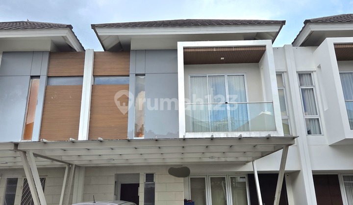 Dijual Rumah Second Siap Huni di Riviera - foto 1