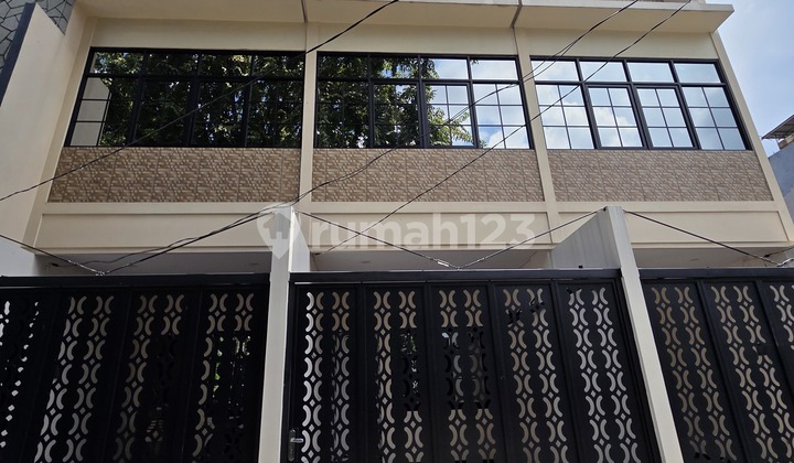 Dijual Rumah Baru Minimalis Modern di Tanjung Duren - foto 1