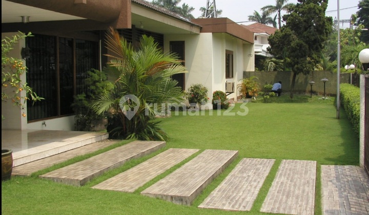 Rumah Besar Cantik Hak Milik Tanjung Duren Jakarta Barat - foto 1