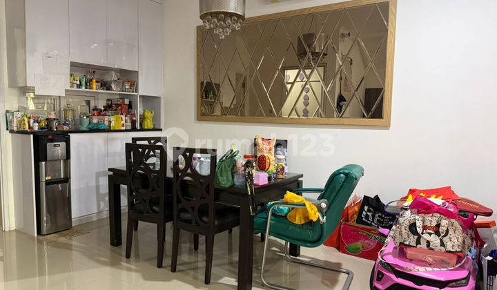 Dijual Rumah Semi Furnish Siap Huni Taman Semanan Indah - foto 1