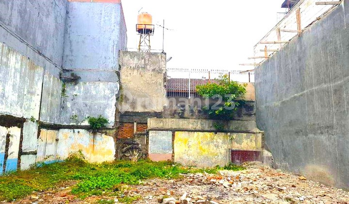 Rumah Tua Tomang. 11.5X20. Jalan Raya 2 Mobil. - foto 1