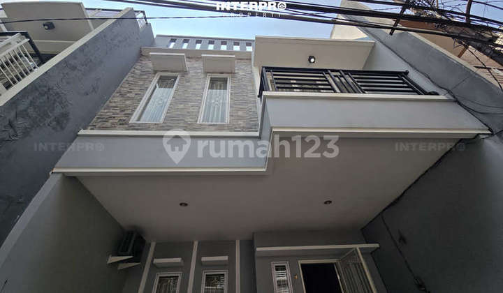 Rumah Siap Huni Dijual Tanjung Duren Hadap Selatan - LT 66M2 - foto 1