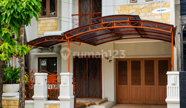 Rumah Cantik 2 Lantai Puri Indah Lokasi Bagus Dekat Lap Tenis - foto 1