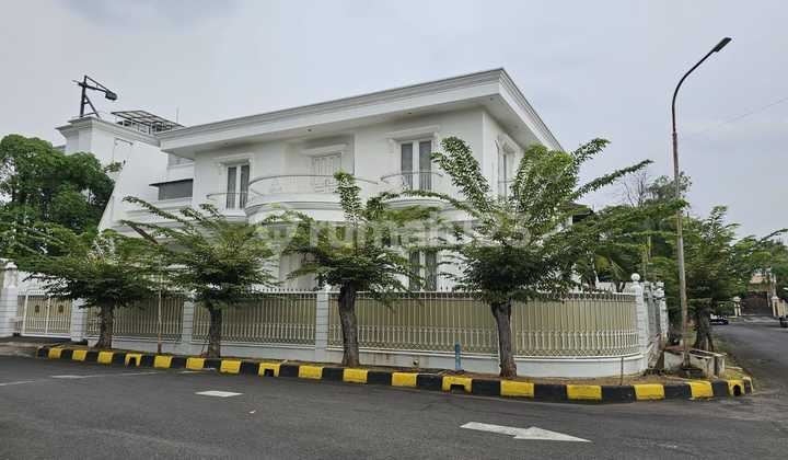 Rumah Hook Taman Kebon Jeruk Intercon LT 547M2 Srengseng Kembangan - foto 1