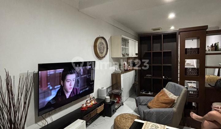 Rumah Siap Huni di Pusat Kuliner Taman Palem - foto 1