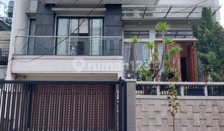 Rumah Mewah Puri Indah Dekat Tol Jakarta Barat - foto 1
