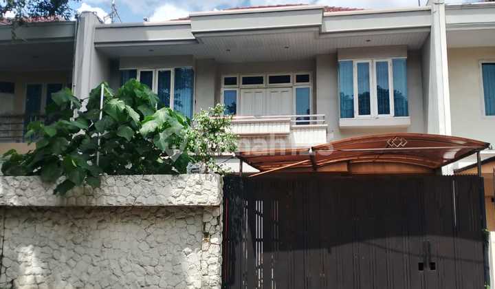 Dijual Rumah di Kawasan Elit Intercon, Jakarta Barat - foto 1