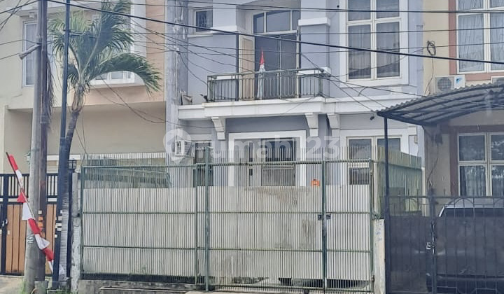 Rumah 2 Lantai Siap Huni Taman Semanan Indah Jakarta Barat - foto 1