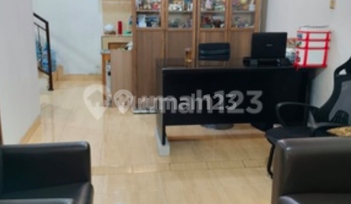 Taman Palem Blok C, Cengkareng, Jakbar..Dijual Rumah 3.5 Lantai, Semi Furnish, Hadap Barat, PLN 5500W, Air Pam.-Olf - foto 1