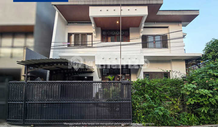 Rumah 2 Lantai Dijual Lokasi Tenang dan Homey di Sunrise Garden - foto 1