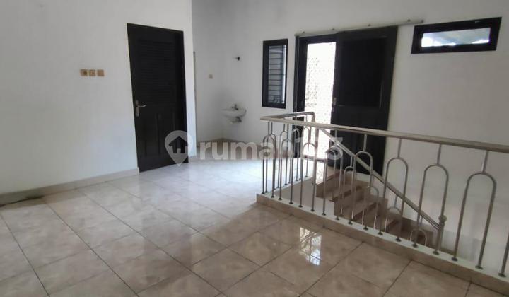 Kosambi Baru. Rumah 2 Lt.4 Kt.shm. Dekat Metland Puri. Green Lake City - foto 1