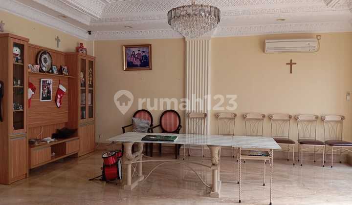 Dijual Rumah Mewah 3Lt di Taman Kedoya Baru, Luas Tanah 350M2, Harga Rp 13M. - foto 1