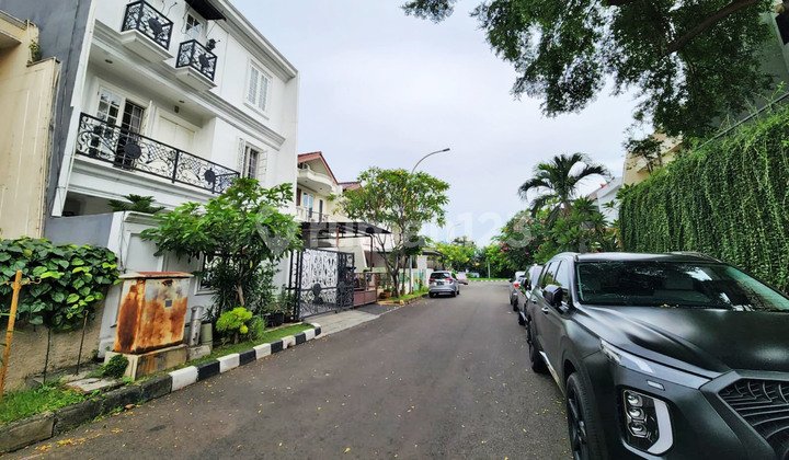 Rumah Mewah Permata Buana, Cluster Pulau Tidung, Kembangan, 3 LT - foto 1