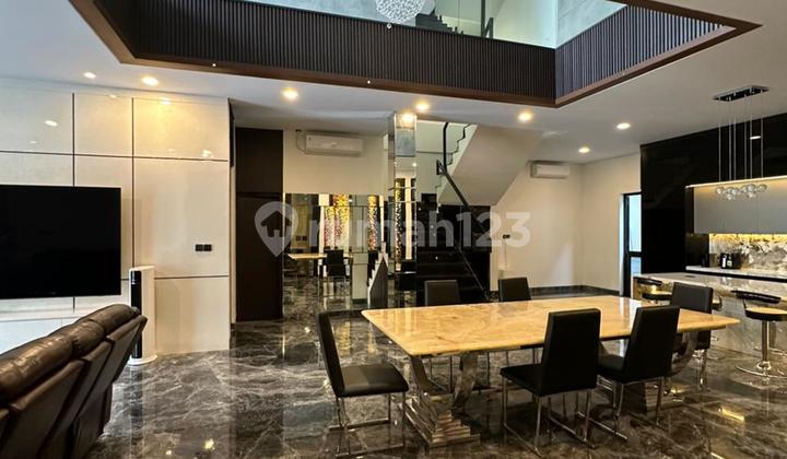 Rumah Mewah Casa Goya Kebon Jeruk 3 Lantai di Jual Cepat - foto 1