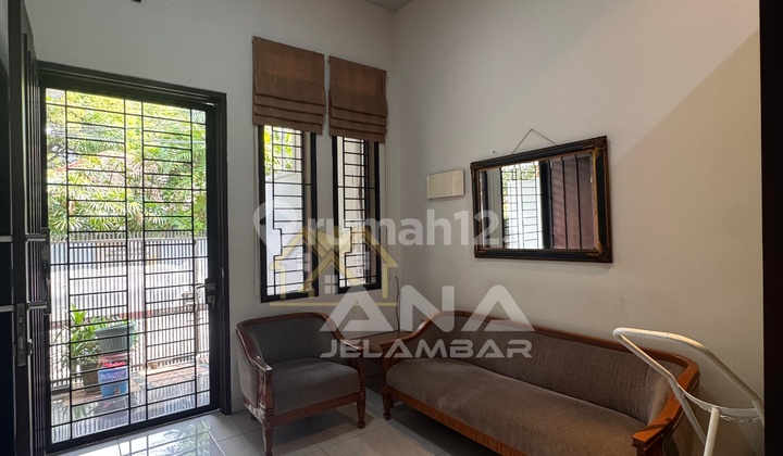 Ana Rumah Terawat Uk 7X15m di Komplek Kavling Polri Jelambar - foto 1
