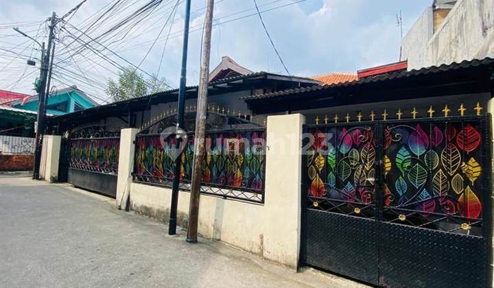 Dijual Rumah Nyaman dan Strategis! Rumah 2 Lantai Semi Furnish Lokasi Slipi, Kemanggisan, Palmerah dan Bebas Banjir - foto 1
