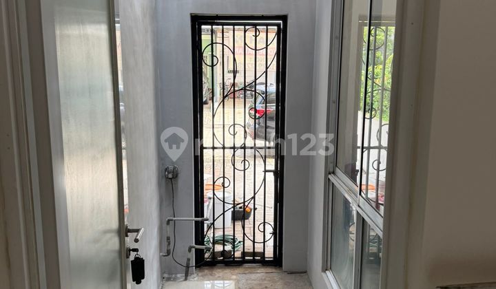 Dijual Rumah Asri Casa Jardin Daan Mogot - foto 1