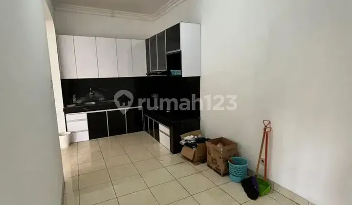 Rumah Bagus Strategis di Taman Semanan Indah Jakarta Barat - foto 1