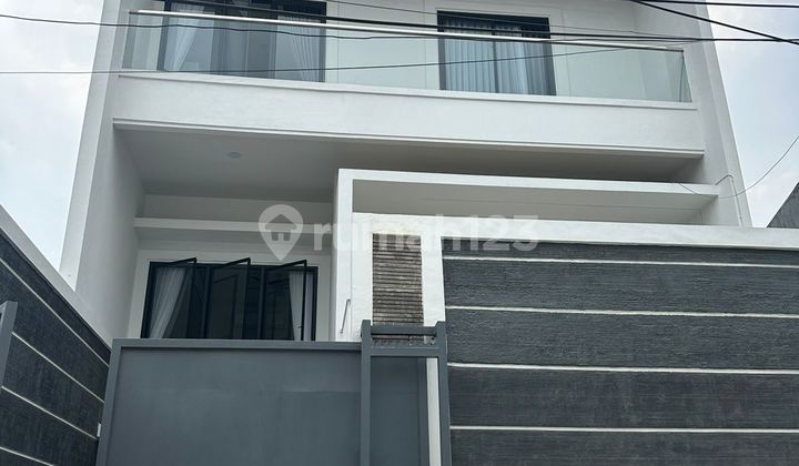 Dijual Cepat Rumah Bojong Indah 3,5 Lantai - Lokasi Sangat Strategis - foto 1