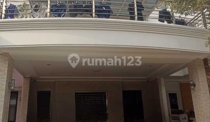 Casa Jardin Semi Furnish Full Renov 3 Lantai Full - foto 1