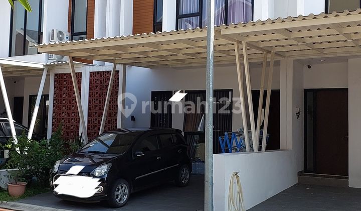 Rumah 2 Lantai Ada Attic Roomny di Northbend - foto 1