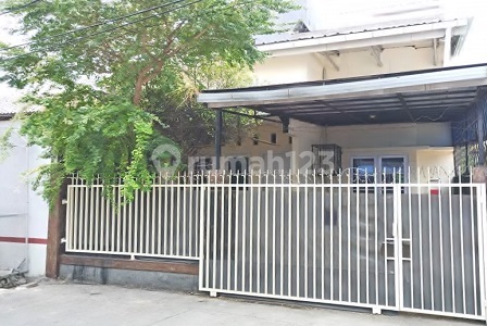 Rumah Kondisi Bagus, Ceiling Tinggi Jln Lbr di Meruya, Jakarta Barat 14799 - foto 1
