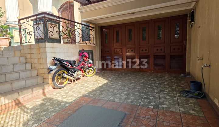 Rumah 2 Lantai Permata Buana Jalan Lebar Jakarta Barat - foto 1