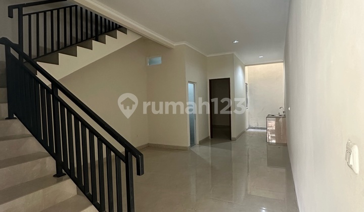 Rumah Baru Duri Kepa 4.3 X 20 , 3 Lantai - foto 1