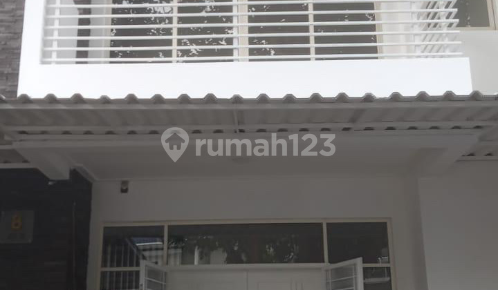 Rumah 2 Lantai di Golf Lake Residence Hadap Selatan - foto 1
