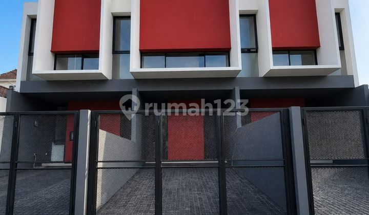 Hunian Nyaman Design Modern Elegant Dalam Komplek Bebas Banjir Akses Dekat Tol - foto 1
