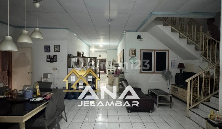 Ana Rumah Lt.264m Ngantong di Komplek Kavling Polri Jelambar - foto 1