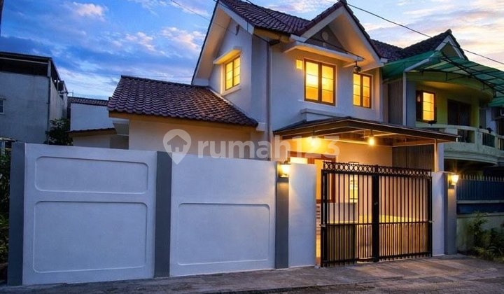 Rumah Bagus 2 Lantai Siap Huni SHM Taman Palem Lestari Cengkareng Jakarta Barat - foto 1