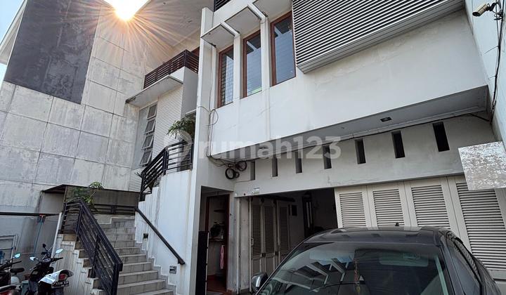 Rumah Mewah 3 Lantai Jelambar Baru - Full Furnish Tinggal Bawa Koper, Parkir 4 Mobil - foto 1