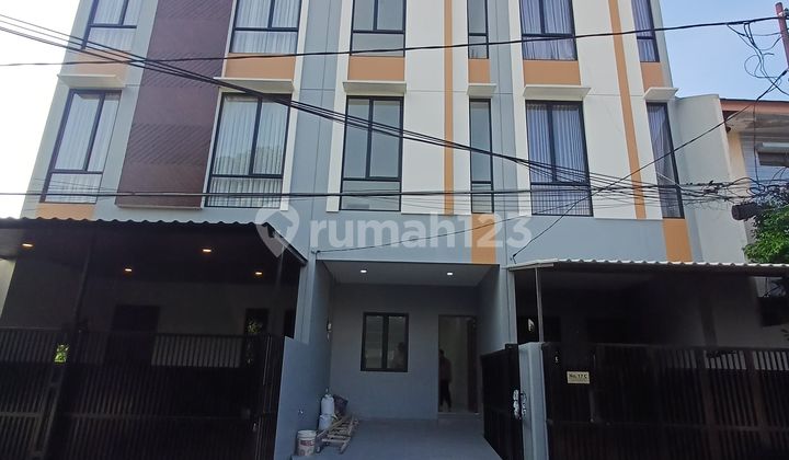Rumah Baru 3 Lantai Siap Huni Duri Kepa Jakarta Barat - foto 1