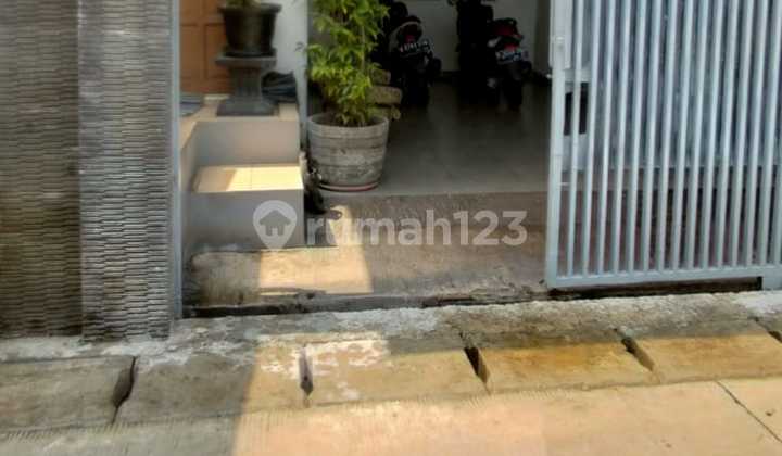Dijual Rumah Sederhana Siap Huni 2 Lantai Jalan Jaya Cengkareng Barat, Jakarta Barat - foto 1
