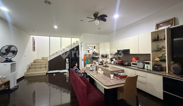 Rumah 6X15 Furnish 4Lantai Row 2Mbl Bojong Indah Jakarta Barat - foto 1