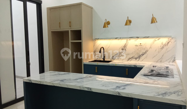Dijual Rumah Millenial Metland Puri Cluster Clematis SHM Dekat Tol - foto 1