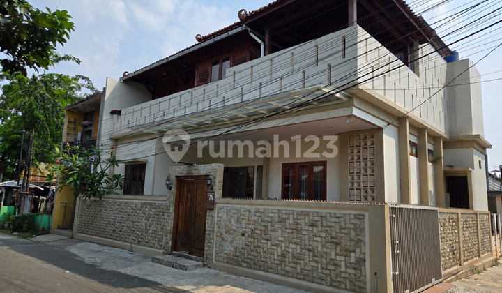 Rumah Hook Joglo 4M 2 Lantai Bagus Siap Huni - foto 1