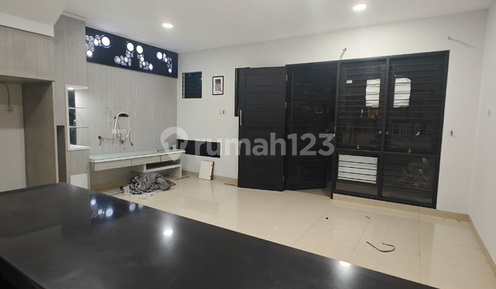 Rumah 2 Lantai di Casa Jardin Posisi Boulevard - foto 1