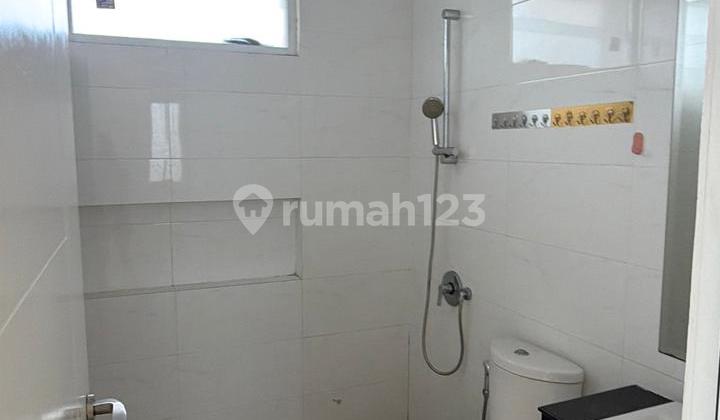 Rumah Green Lake City, Cluster Amerika Latin. Posisi Hoek. Lokasi Strategis dengan Akses Toll dan Sekolahan. Uk 10X18 Jarang Ada. Harga Termurah 4,95 Milyar - foto 1
