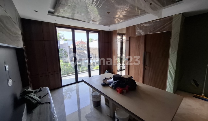 Rumah Mewah Puri Indah Ada Lift & Kolam Renang Pribadi - foto 1